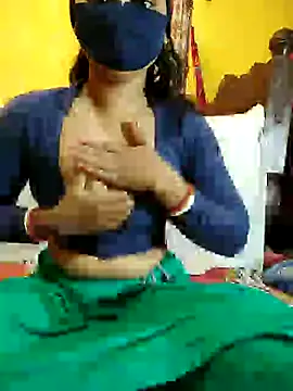 Snapshot of indiancouple09 chatting on 12/02/24, 11:29 indiancouple09 online show from 12/02/24, 11:29