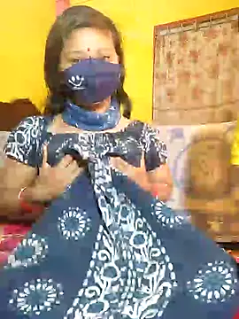 Snapshot of indiancouple09 chatting on 01/27/25, 11:33 indiancouple09 online show from 01/27/25, 11:33