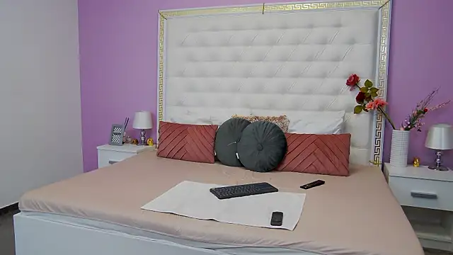 Lenna Paul online show from 02/07/25, 02:50