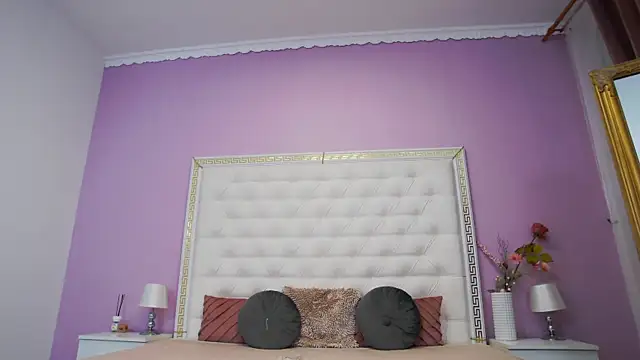 Lenna Paul online show from 10/16/25, 03:51