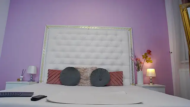 Lenna Paul online show from 12/04/25, 04:55