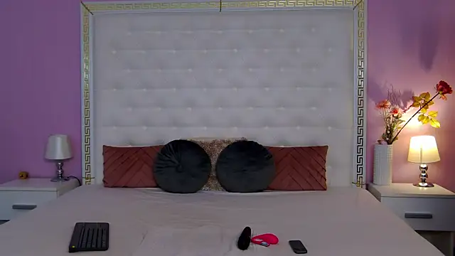 Lenna Paul online show from 07/22/26, 04:26