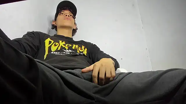 lax777  online show from 10/27/25, 10:58