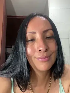 yaralyminjo2 online show from 01/11/25, 12:33