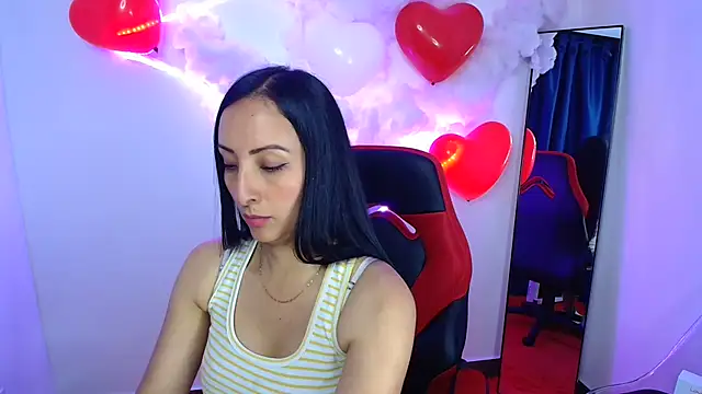 Snapshot of yaralyminjo2 chatting on 02/12/25, 01:37 yaralyminjo2 online show from 02/12/25, 01:37