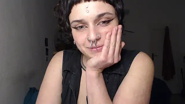 kinkyspirali online show from 12/13/24, 10:23