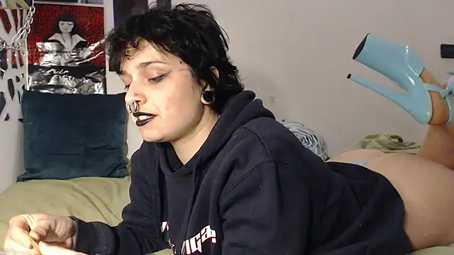 kinkyspirali online show from 12/16/25, 07:30