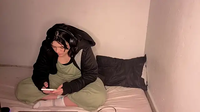 soysara15 online show from 04/25/26, 08:39