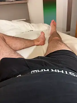 Snapshot of mrniceguy198 chatting on 10/06/25, 10:18 mrniceguy198 online show from 10/06/25, 10:18