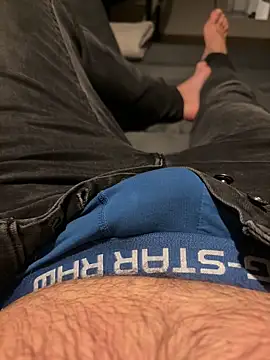 Snapshot of mrniceguy198 chatting on 11/08/25, 08:29 mrniceguy198 online show from 11/08/25, 08:29