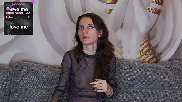 Snapshot of hailey_peach chatting on 02/19/25, 06:00 hailey peach online show from 02/19/25, 06:00