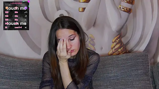 Snapshot of hailey_peach chatting on 03/06/25, 12:32 hailey peach online show from 03/06/25, 12:32