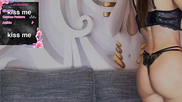 Snapshot of hailey_peach chatting on 09/13/25, 05:35 hailey peach online show from 09/13/25, 05:35