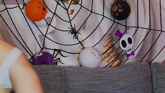 Snapshot of hailey_peach chatting on 10/30/25, 05:57 hailey peach online show from 10/30/25, 05:57