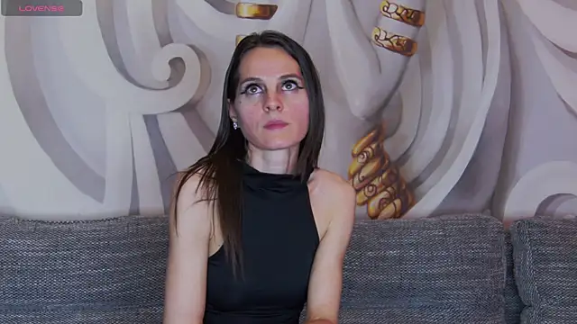 hailey peach online show from 04/14/26, 05:41