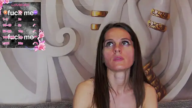 hailey peach online show from 04/18/26, 05:11