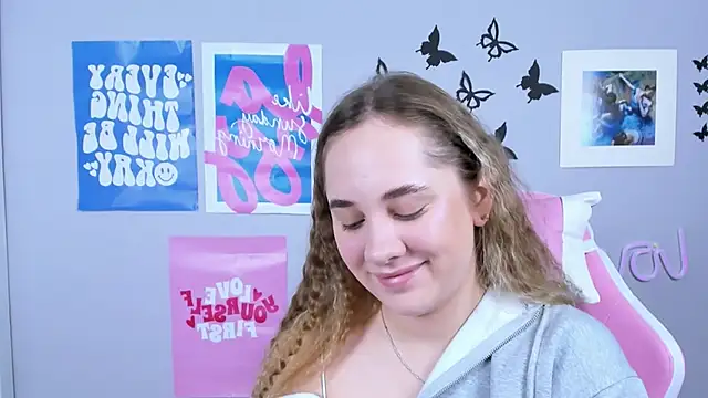 MiaMilas online show from 01/28/25, 07:00