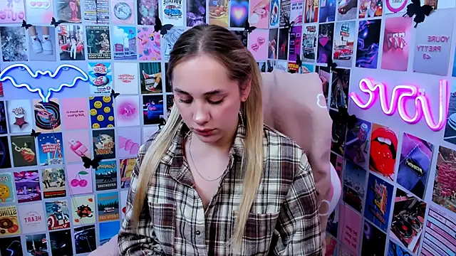 MiaMilas online show from 10/07/25, 05:10