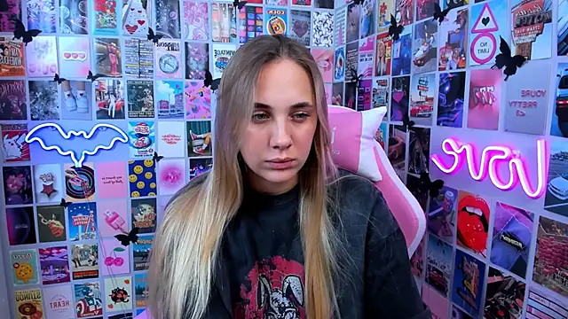 MiaMilas online show from 10/16/25, 05:14