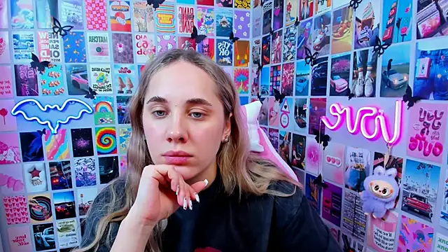 MiaMilas online show from 02/16/26, 02:13