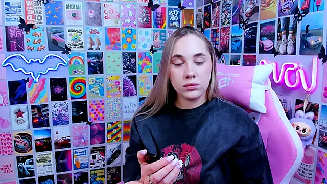 MiaMilas online show from 03/17/26, 02:53