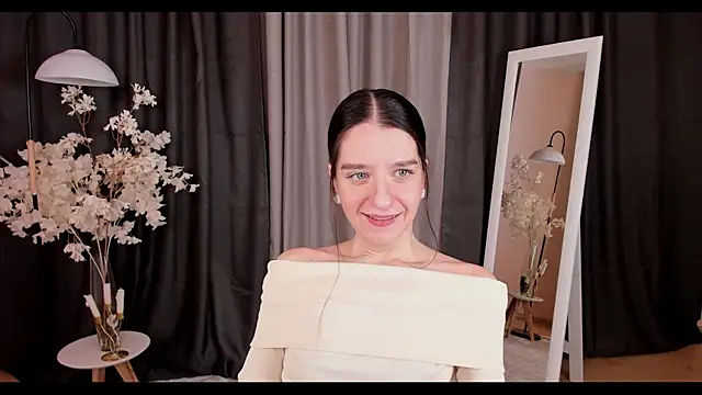 Snapshot of helentasty chatting on 02/06/25, 02:55 helentasty online show from 02/06/25, 02:55