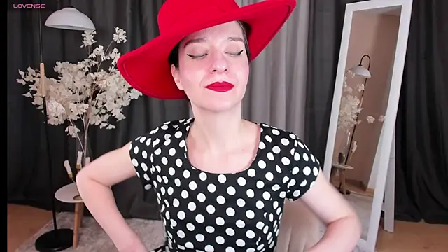 Snapshot of helentasty chatting on 03/17/25, 02:08 helentasty online show from 03/17/25, 02:08
