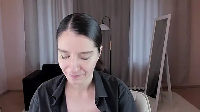 Snapshot of helentasty chatting on 09/28/25, 02:17 helentasty online show from 09/28/25, 02:17