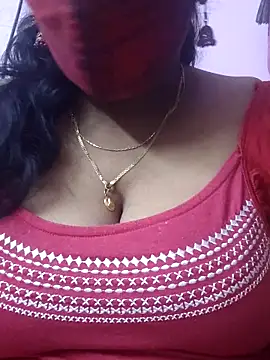 mallu-sumi online show from 10/28/25, 03:10