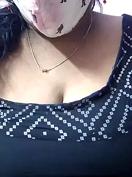 mallu-sumi online show from 11/22/25, 05:12