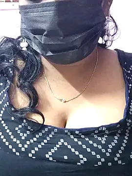 mallu-sumi online show from 12/05/25, 06:04