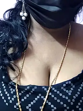 mallu-sumi online show from 03/19/26, 10:25