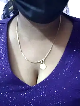 mallu-sumi online show from 04/18/26, 06:23