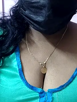 mallu-sumi online show from 04/22/26, 06:31