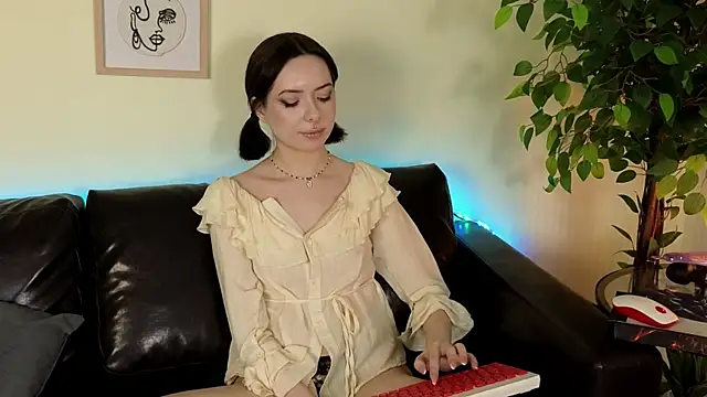 Lazzy Lizzy online show from 12/15/24, 05:53