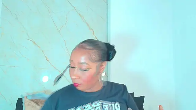 Snapshot of Krystal_cambell1 chatting on 03/04/25, 07:32 Krystal cambell1 online show from 03/04/25, 07:32