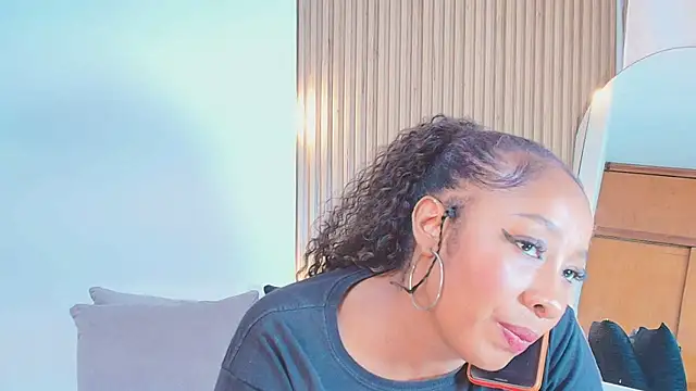 Snapshot of Krystal_cambell1 chatting on 03/21/25, 08:40 Krystal cambell1 online show from 03/21/25, 08:40