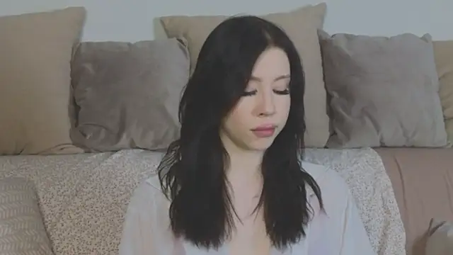 Snapshot of AnnTaint chatting on 12/13/24, 01:01 AnnTaint online show from 12/13/24, 01:01