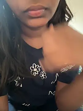 Snapshot of 85198 chatting on 02/24/26, 02:37 85198 online show from 02/24/26, 02:37