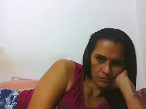 Snapshot of latinbrunettet chatting on 01/07/25, 04:59 latinbrunettet online show from 01/07/25, 04:59