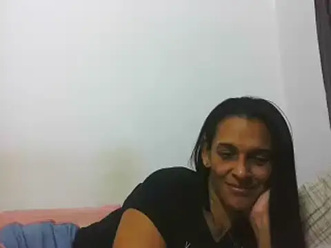 Snapshot of latinbrunettet chatting on 01/10/25, 02:02 latinbrunettet online show from 01/10/25, 02:02