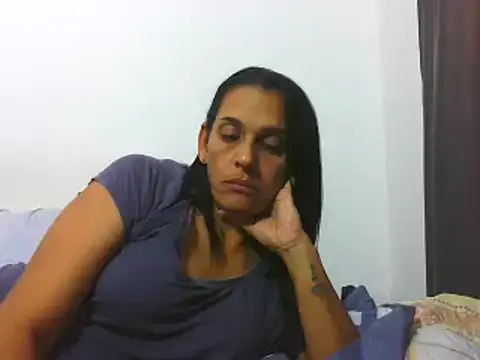 Snapshot of latinbrunettet chatting on 01/17/25, 07:49 latinbrunettet online show from 01/17/25, 07:49