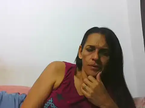 Snapshot of latinbrunettet chatting on 01/22/25, 12:38 latinbrunettet online show from 01/22/25, 12:38