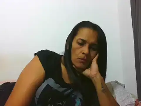 Snapshot of latinbrunettet chatting on 02/18/25, 01:11 latinbrunettet online show from 02/18/25, 01:11
