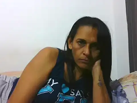 Snapshot of latinbrunettet chatting on 02/18/25, 08:58 latinbrunettet online show from 02/18/25, 08:58