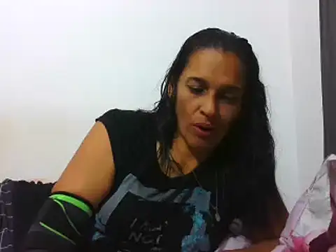 Snapshot of latinbrunettet chatting on 02/28/25, 01:25 latinbrunettet online show from 02/28/25, 01:25