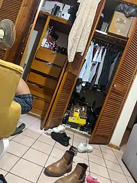 Snapshot of Ginessy chatting on 02/01/25, 09:00 Ginessy online show from 02/01/25, 09:00