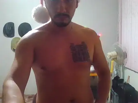 Snapshot of Ginessy chatting on 12/16/25, 01:05 Ginessy online show from 12/16/25, 01:05