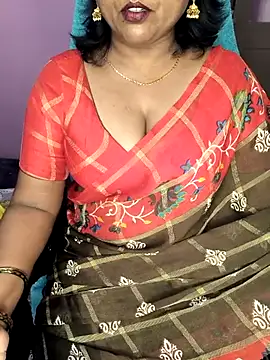 Snapshot of honey-sexy chatting on 06/24/26, 07:18 honey-sexy online show from 06/24/26, 07:18