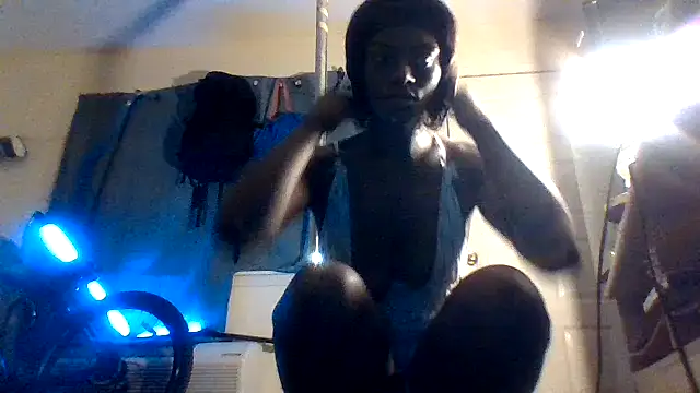 Snapshot of Wettebonnyy chatting on 02/16/25, 07:15 Wettebonnyy online show from 02/16/25, 07:15